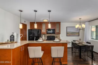 Photo #2: 6757839 Listing 