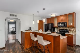 Photo #6: 6757839 Listing 