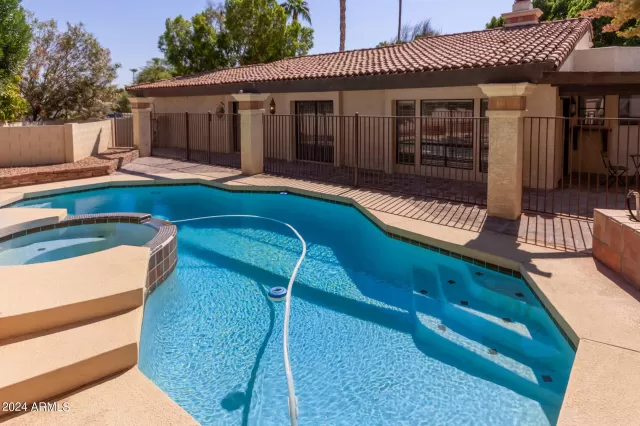 MLS: 6758376 Condo For Sale