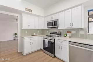 Photo #4: 6758376 Listing 