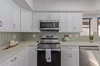 Photo #6: 6758376 Listing 