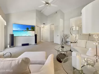 Photo #4: 6758445 Listing