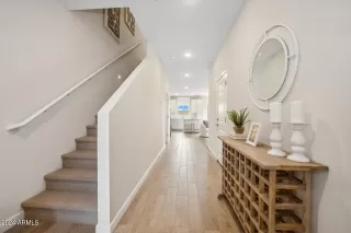 Photo #4: 6758530 Listing