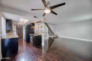 Photo #3: 6758603 Listing