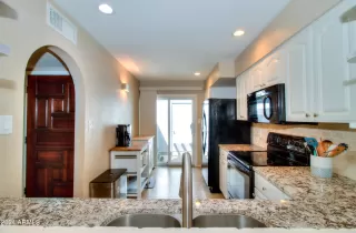 Photo #1: 6758648 Listing 