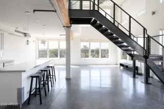 Photo #1: 6758669 Listing