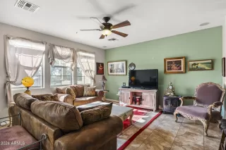 Photo #5: 6758968 Listing