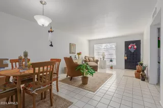 Photo #4: 6759056 Listing