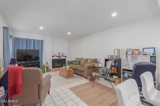 Photo #5: 6759056 Listing