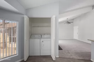 Photo #4: 6759124 Listing