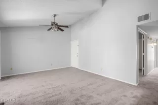 Photo #5: 6759124 Listing