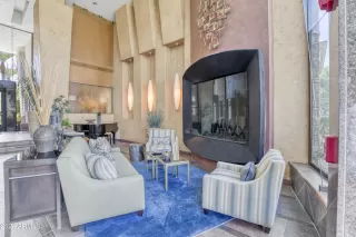 Photo #5: 6759307 Listing