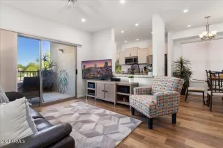 Photo #2: 6759339 Listing