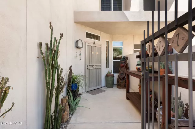 MLS: 6759673 Condo For Sale