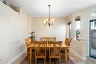 Photo #5: 6759673 Listing