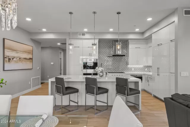 MLS: 6759771 Condo For Sale