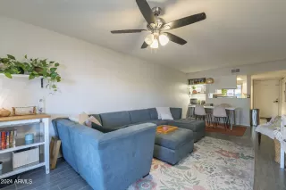 Photo #4: 6759794 Listing