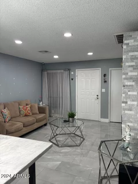 MLS: 6759887 Condo For Sale