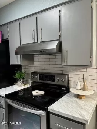 Photo #4: 6759887 Listing