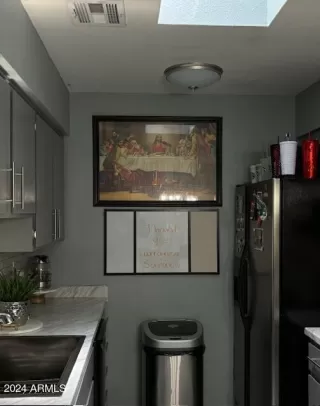 Photo #5: 6759887 Listing