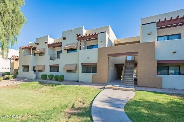 MLS: 6759903 Condo For Sale