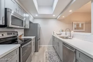 Photo #5: 6759903 Listing 