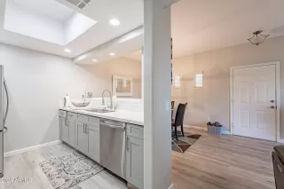 Photo #6: 6759903 Listing 