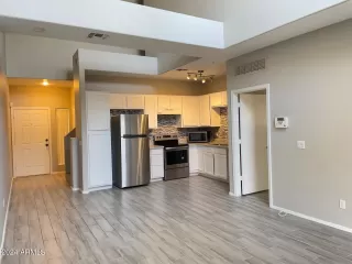 Photo #1: 6759942 Listing