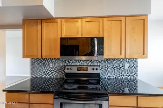 Photo #3: 6760058 Listing