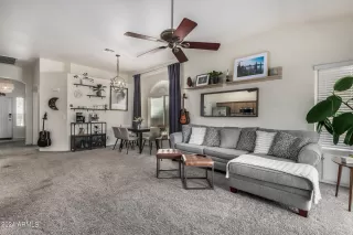 Photo #4: 6760060 Listing