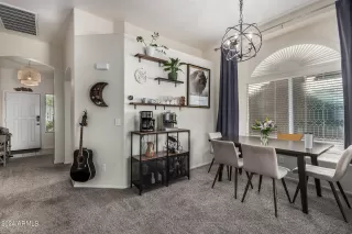 Photo #5: 6760060 Listing