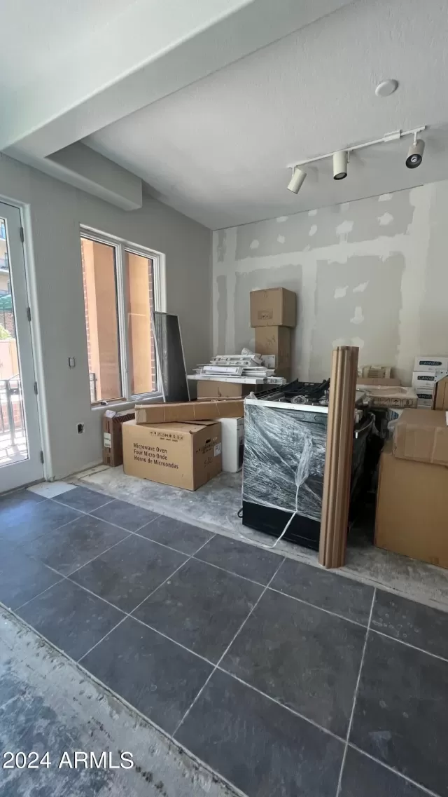 MLS: 6760082 Condo For Sale