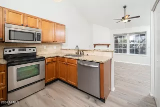 Photo #5: 6760402 Listing 