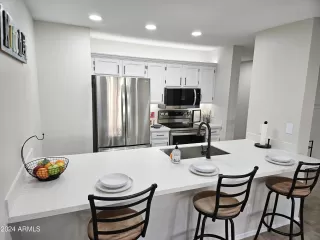 Photo #3: 6760617 Listing 