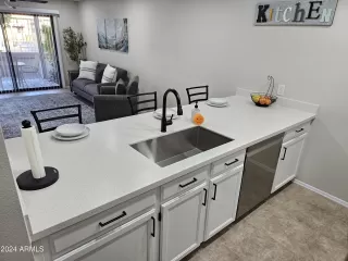 Photo #6: 6760617 Listing 