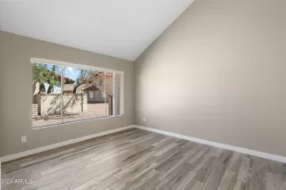 Photo #5: 6760685 Listing