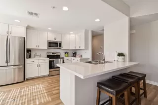 Photo #3: 6760701 Listing