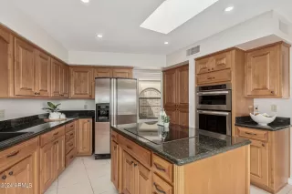 Photo #2: 6760766 Listing 
