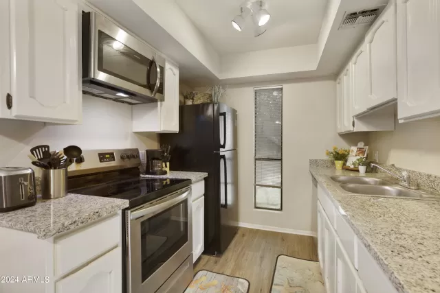 MLS: 6760788 Condo For Sale