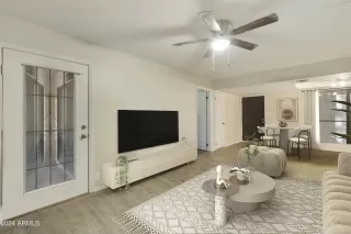 Photo #4: 6760788 Listing