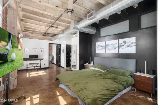 Photo #6: 6760802 Listing