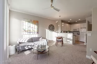 Photo #5: 6760882 Listing