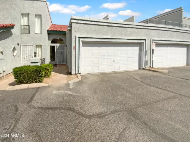 MLS: 6761101 Condo For Sale