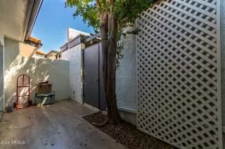 Photo #5: 6761275 Listing