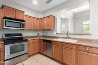 Photo #2: 6761278 Listing