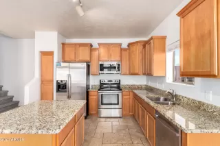 Photo #2: 6761325 Listing