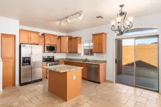 Photo #4: 6761325 Listing