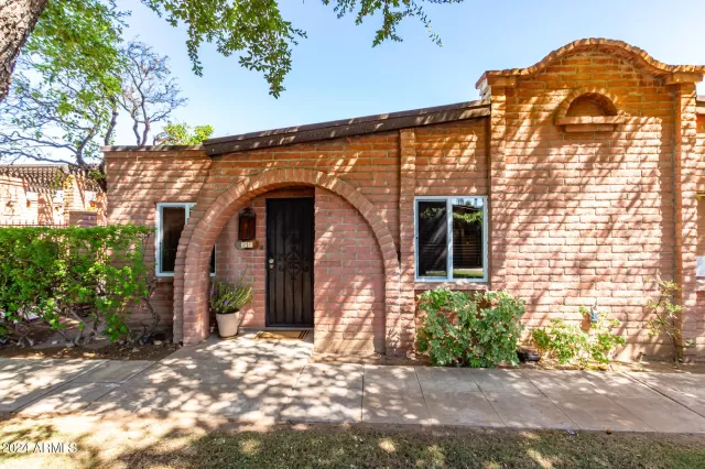 MLS: 6761440 Condo For Sale