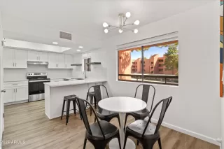 Photo #3: 6761549 Listing 