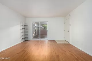 Photo #6: 6761955 Listing